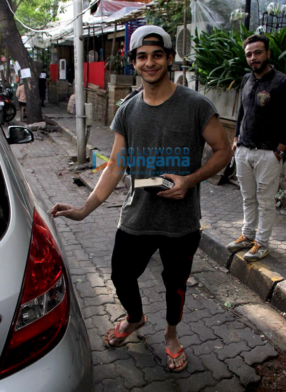 ishaan khatter snapped outside kitchen garden 2