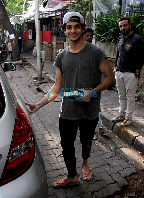 ishaan khatter snapped outside kitchen garden 3