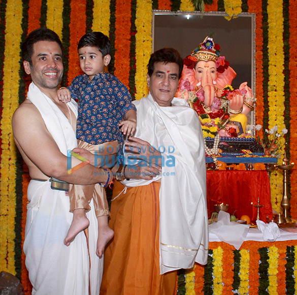 jeetendra and tusshar kapoor snapped during ganpati puja at their residence 1
