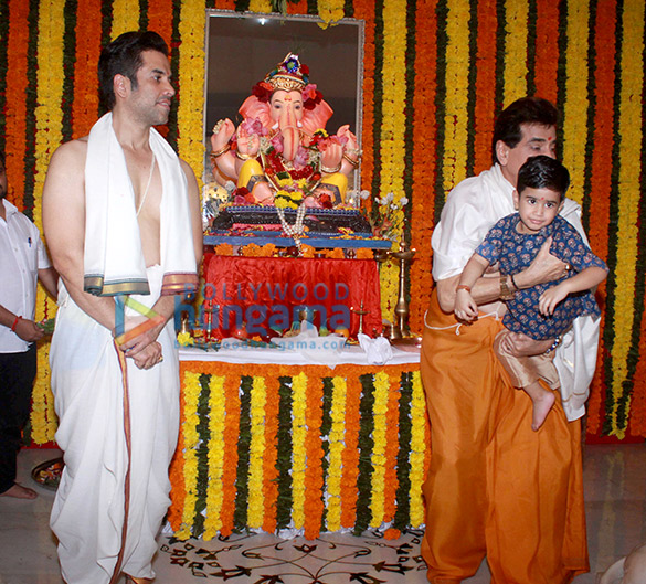 jeetendra and tusshar kapoor snapped during ganpati puja at their residence 3