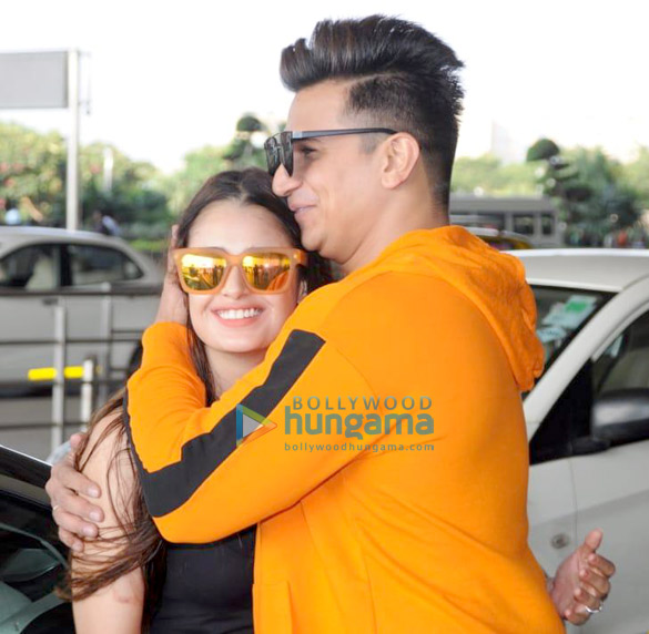 kainaat arora malavika mohanan and others snapped at the airport 4