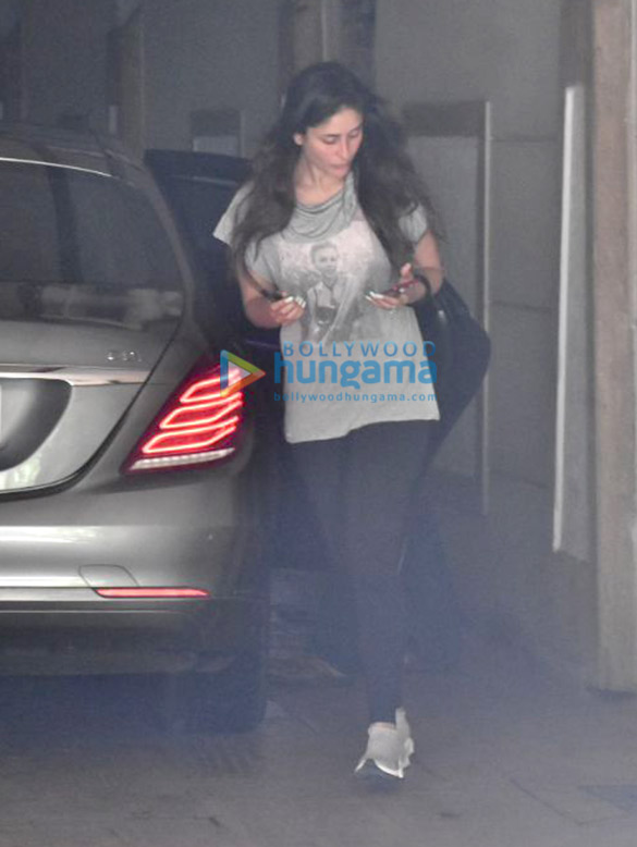 Kareena Kapoor Khan spotted after gym in Bandra Kareena Kapoor Khan spotted after gym in Bandra