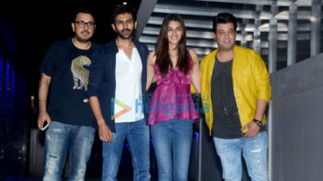 Kartik Aaryan, Dinesh Vijan, Kriti Sanon & Varun Sharma spotted at Hakkasan