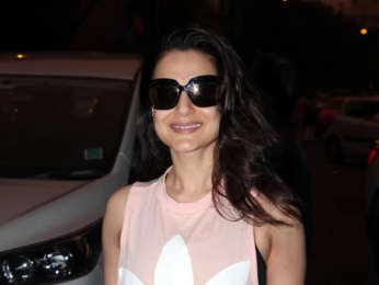 SPOTTED:Ameesha Patel & Shamita Shetty at Salon Juhu