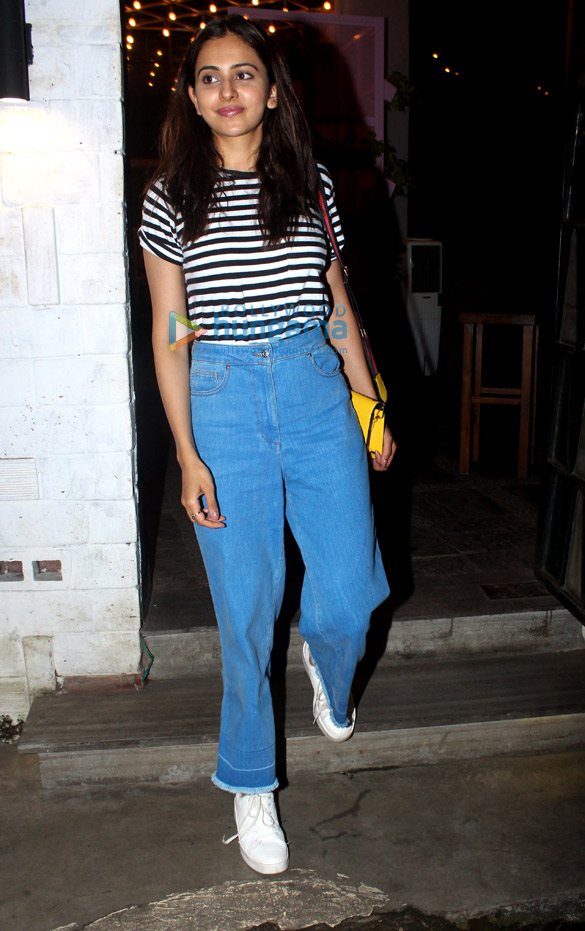 rakul preet singh snapped at a cafe in juhu 3