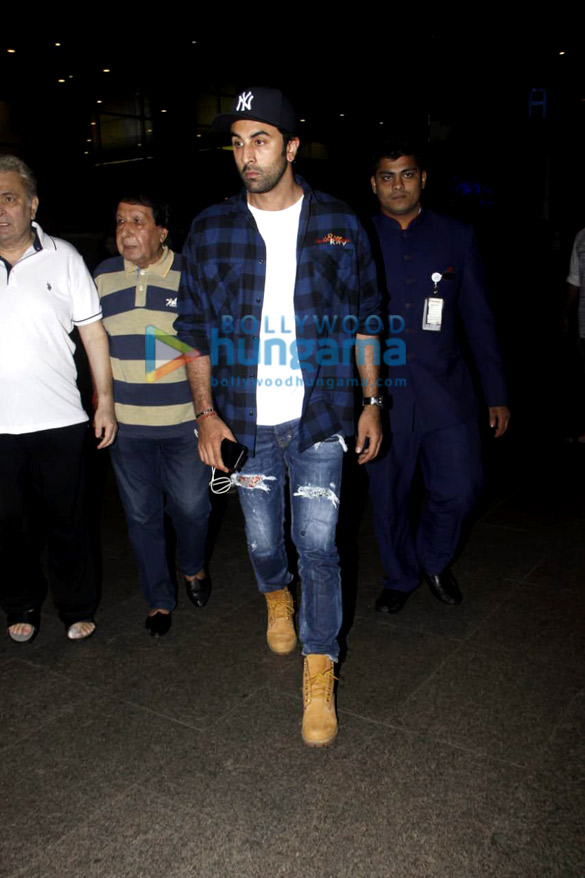Ranbir Kapoor, Rishi Kapoor, Neha Dhupia and others snapped at the airport Ranbir Kapoor, Rishi Kapoor, Neha Dhupia and others snapped at the airport