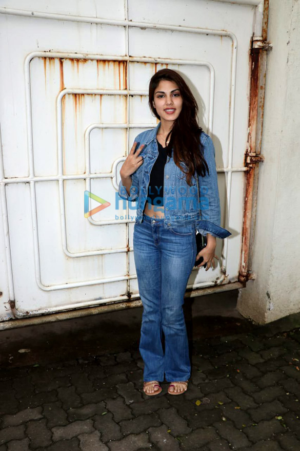 rhea chakraborty spotted at sunny super sound in juhu 1