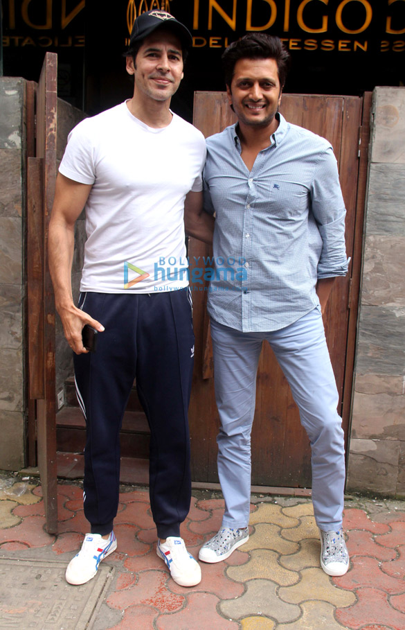 riteish deshmukh and dino morea spotted at indigo in bandra 2