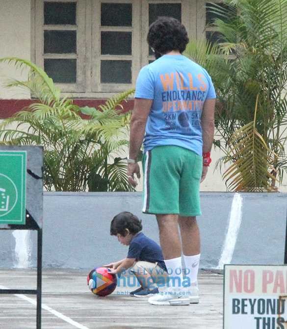 saif ali khan taimur ali khan and ishaan khatter spotted at bastian in bandra 5