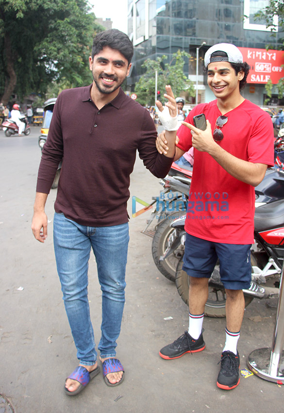 saif ali khan taimur ali khan and ishaan khatter spotted at bastian in bandra 6