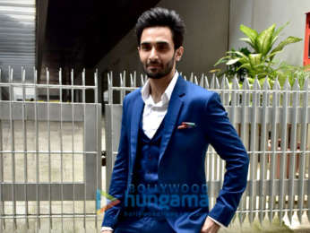 Saif Ali Khan and Rohan Mehra shooting for their flim 'Baazaar' in Bandra
