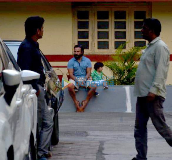 saif ali khan and taimur ali khan snapped in bandra 3