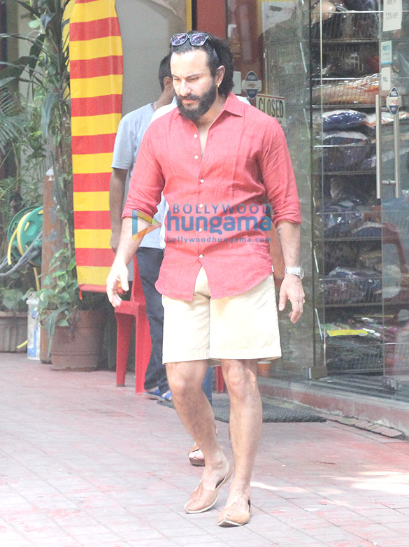 Saif Ali Khan snapped in Bandra Saif Ali Khan snapped in Bandra