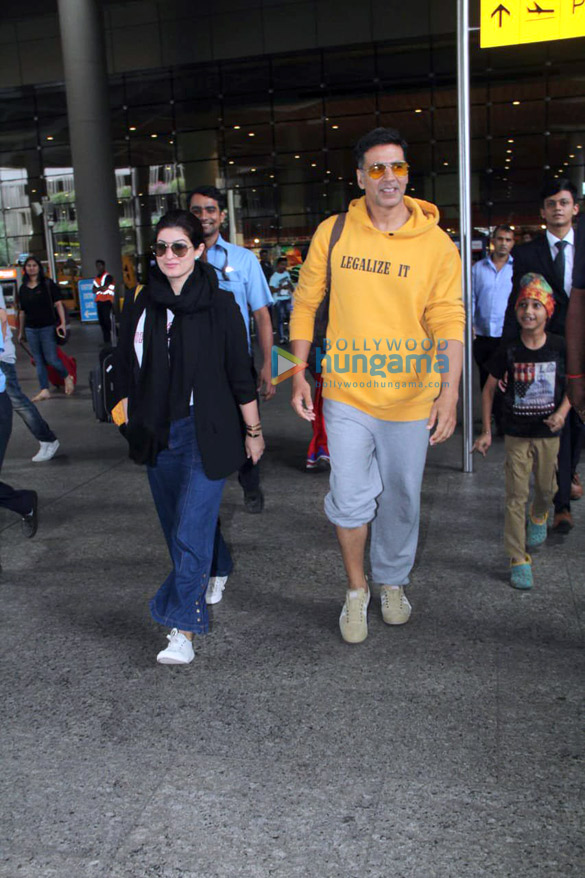 salman khan akhsay kumar twinkle khanna and others snapped at the airport 2