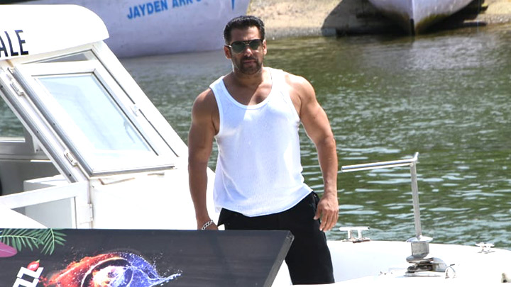 Salman Khan kicks-off the 12th season of Bigg Boss in Goa | PRESS CONFERENCE | Part 5