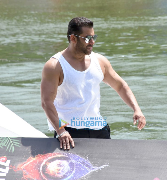 salman khan snapped at the launch of bigg boss 12 in goa 5
