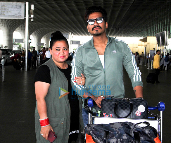 sanjay kapoor mouni roy and others snapped at the airport 1