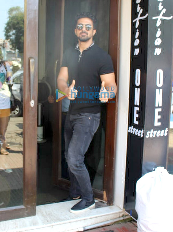 saqib saleem snapped in bandra 2 2