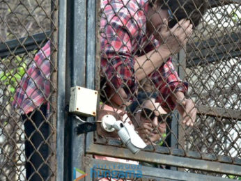 Shah Rukh Khan, Gauri Khan and AbRam greet fans on the occasion of Janmashtami