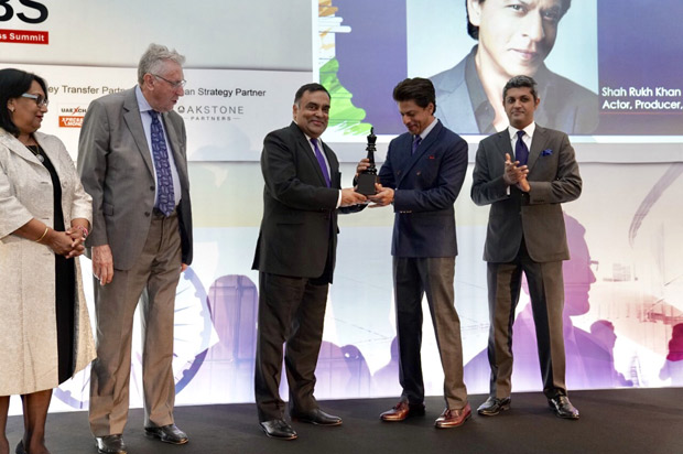Shah Rukh Khan gets felicitated at India - UK Business summit in London Shah Rukh Khan gets felicitated at India - UK Business summit in London