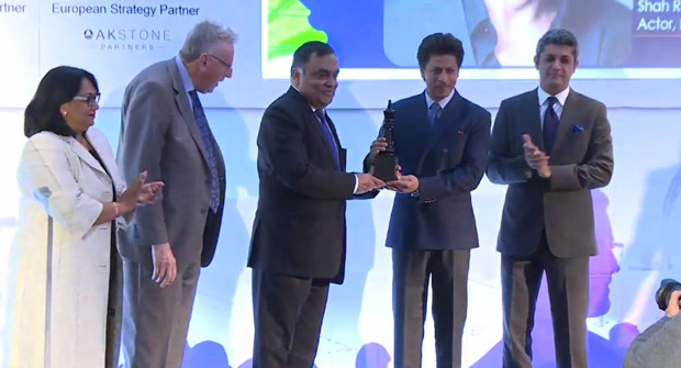 Shah Rukh Khan gets felicitated at India - UK Business summit in London Shah Rukh Khan gets felicitated at India - UK Business summit in London