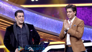 Shah Rukh Khan snapped on the sets of the show Dus Ka Dum