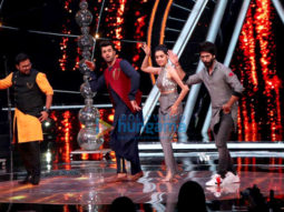 Shahid Kapoor and Shraddha Kapoor snapped on Indian Idol set promoting ‘Batti Gul Meter Chalu’