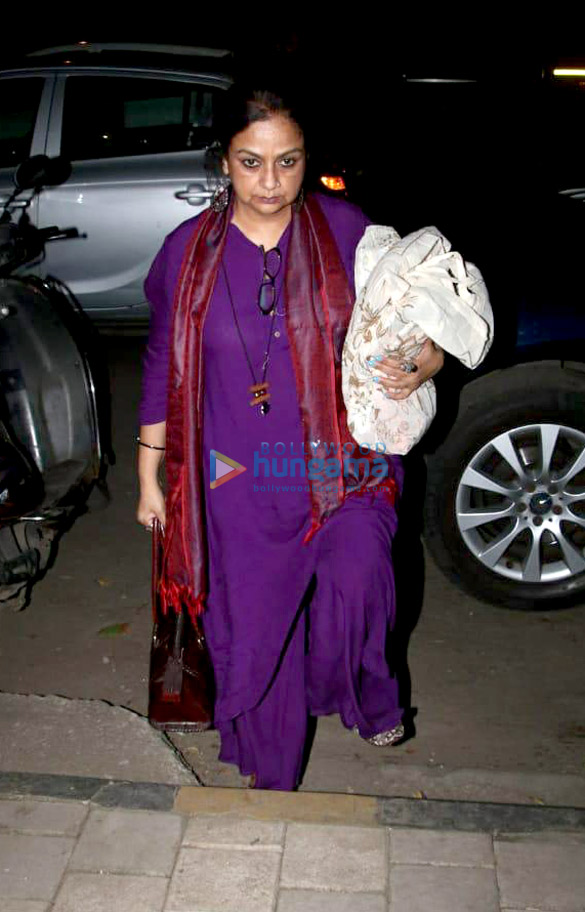 shahid kapoor and family snapped at their house 6