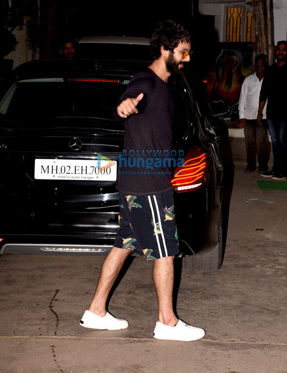shahid kapoor snapped at sunny super sound 6 2