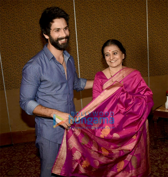 shahid kapoor snapped at zee etc office to promote batti gul meter chalu 1