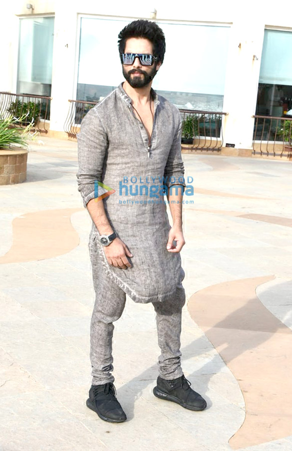 shahid kapoor snapped in juhu during batti gul meter chalu promotions 6