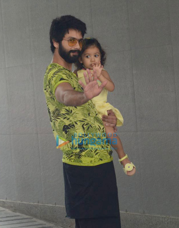 Shahid Kapoor spotted with Misha Kapoor at Hospital Shahid Kapoor spotted with Misha Kapoor at Hospital