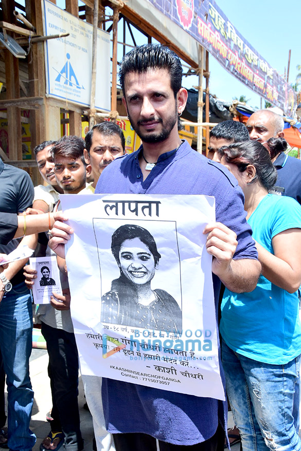 Sharman Joshi snapped promoting his film Kaashi – In Search of Ganga Sharman Joshi snapped promoting his film Kaashi – In Search of Ganga