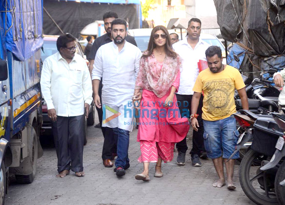 shilpa shetty raj kundra and remo dsouza bring ganpati at their residence 2