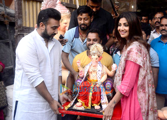Shilpa Shetty, Raj Kundra and Remo D’souza bring Ganpati at their residence Shilpa Shetty, Raj Kundra and Remo D’souza bring Ganpati at their residence