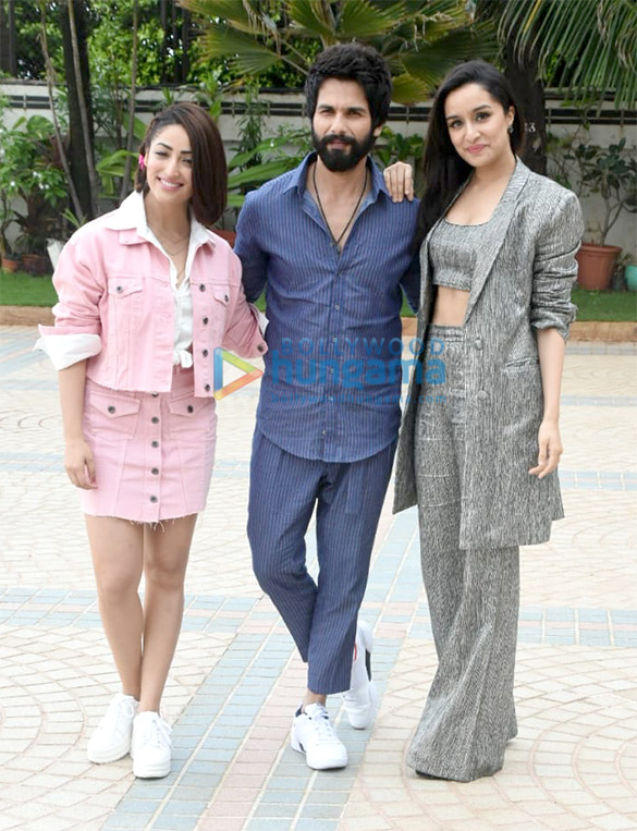 shraddha kapoor shahid kapoor and yami gautam snapped during batti gul meter chalu promotions at sea princess hotel in juhu 1