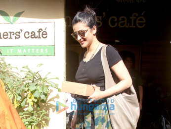 Shruti Haasan spotted with her mother at Farmers’ Cafe in Bandra