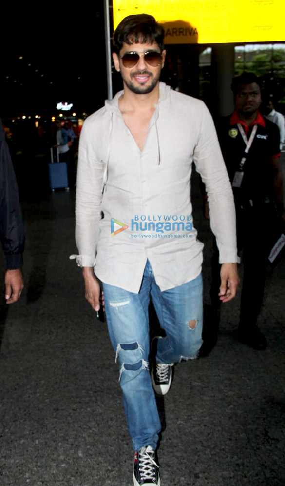 Sidharth Malhotra, Shraddha Kapoor and Gauahar khan snapped at the airport