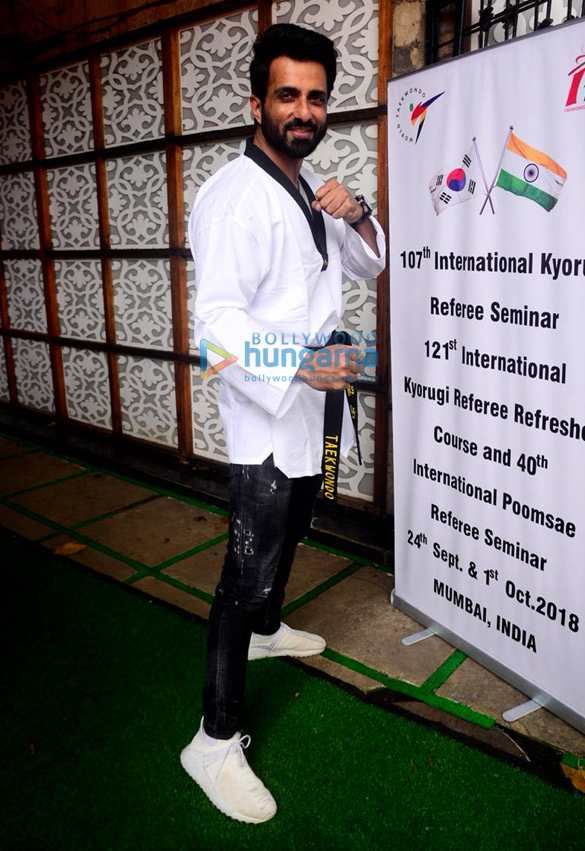 sonu sood ips yashasvi singh yadav ig police awarded with the doctorate degree of taekwondo 4