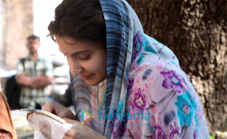 Movie Stills Of The Movie Sui Dhaaga – Made In India