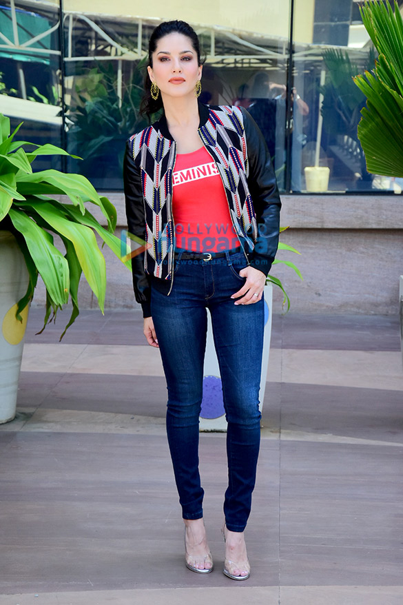 sunny leone snapped at novotel 5