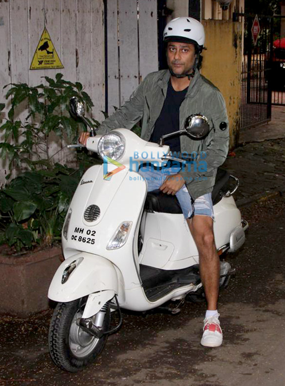 sushant singh rajput and abhishek kapoor snapped at dubbing studio 5