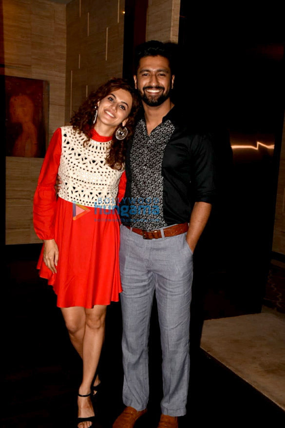 taapsee pannu abhishek bachchan and vicky kaushal snapped in juhu 6