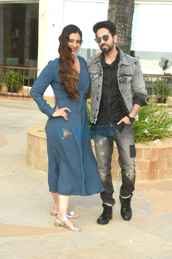 tabu and ayushmann khurrana promotes andhadhun at sun n sand in juhu 3