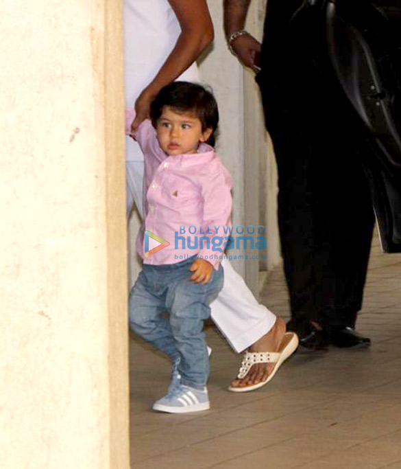 taimur ali khan soha ali khan and inaaya naumi kemmu snapped in bandra 4