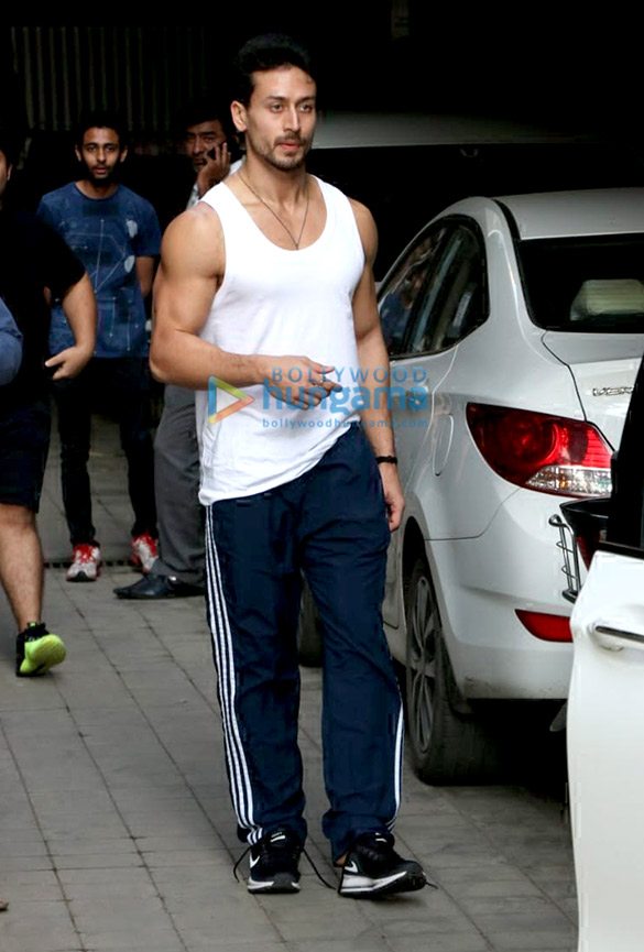 Tiger Shroff spotted at dance class in Andheri Tiger Shroff spotted at dance class in Andheri