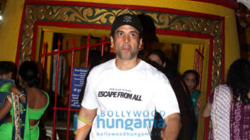 Tusshar Kapoor snapped at Shree Mukteshwar Temple