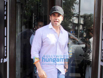 Tusshar Kapoor spotted at Bastian
