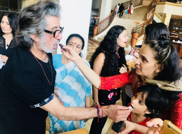 Unwell Shraddha Kapoor takes a break from hectic schedule to celebrate father Shakti's birthday; Asha Bhonsle joins the family celebrations Unwell Shraddha Kapoor takes a break from hectic schedule to celebrate father Shakti's birthday; Asha Bhonsle joins the family celebrations