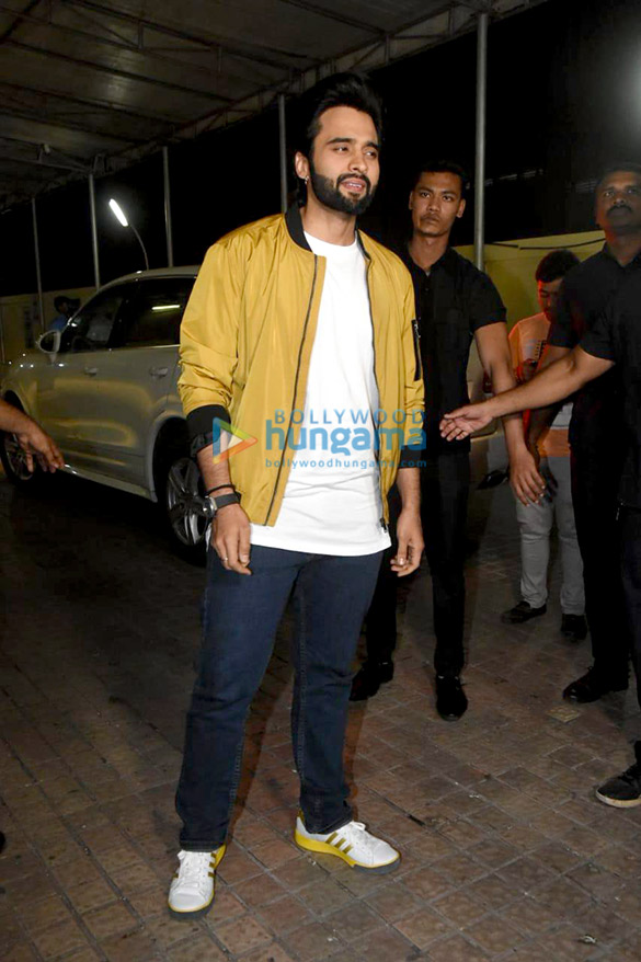 varun dhawan and other celebs grace the special screening of sui dhaaga made in india 01